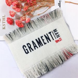 Straight cut label