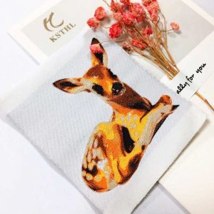 Custom high density giraffe animal woven clothing labels