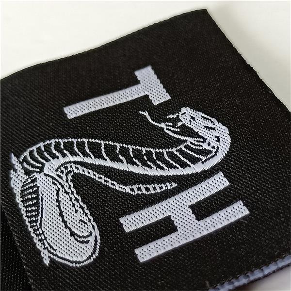 Custom woven labels for clothing center fold tag neck labels