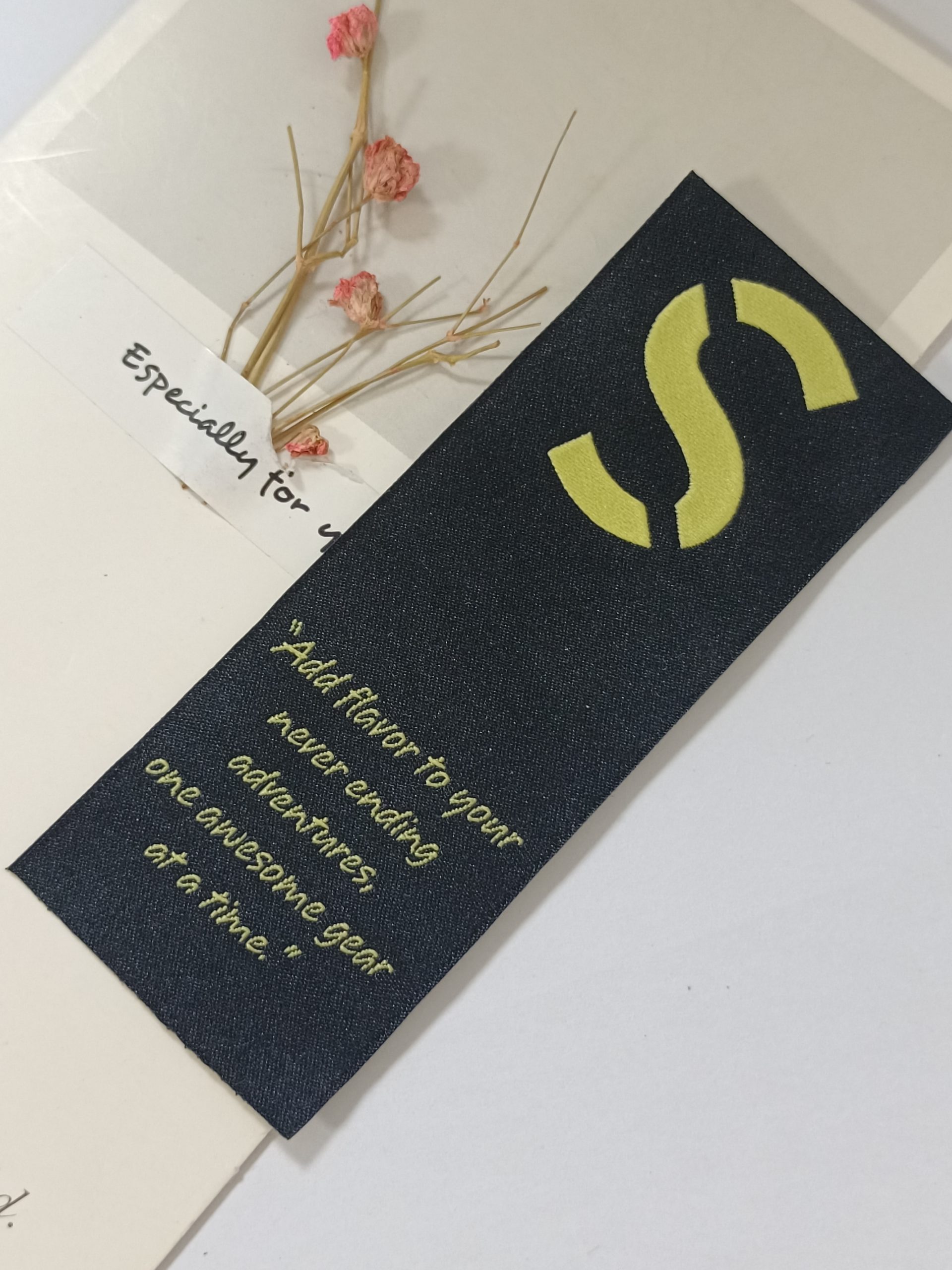 Update-2024 custom made clothing labels high quality end fold woven label for clothing shirts