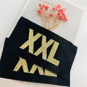 how to nicely sew a label to garment