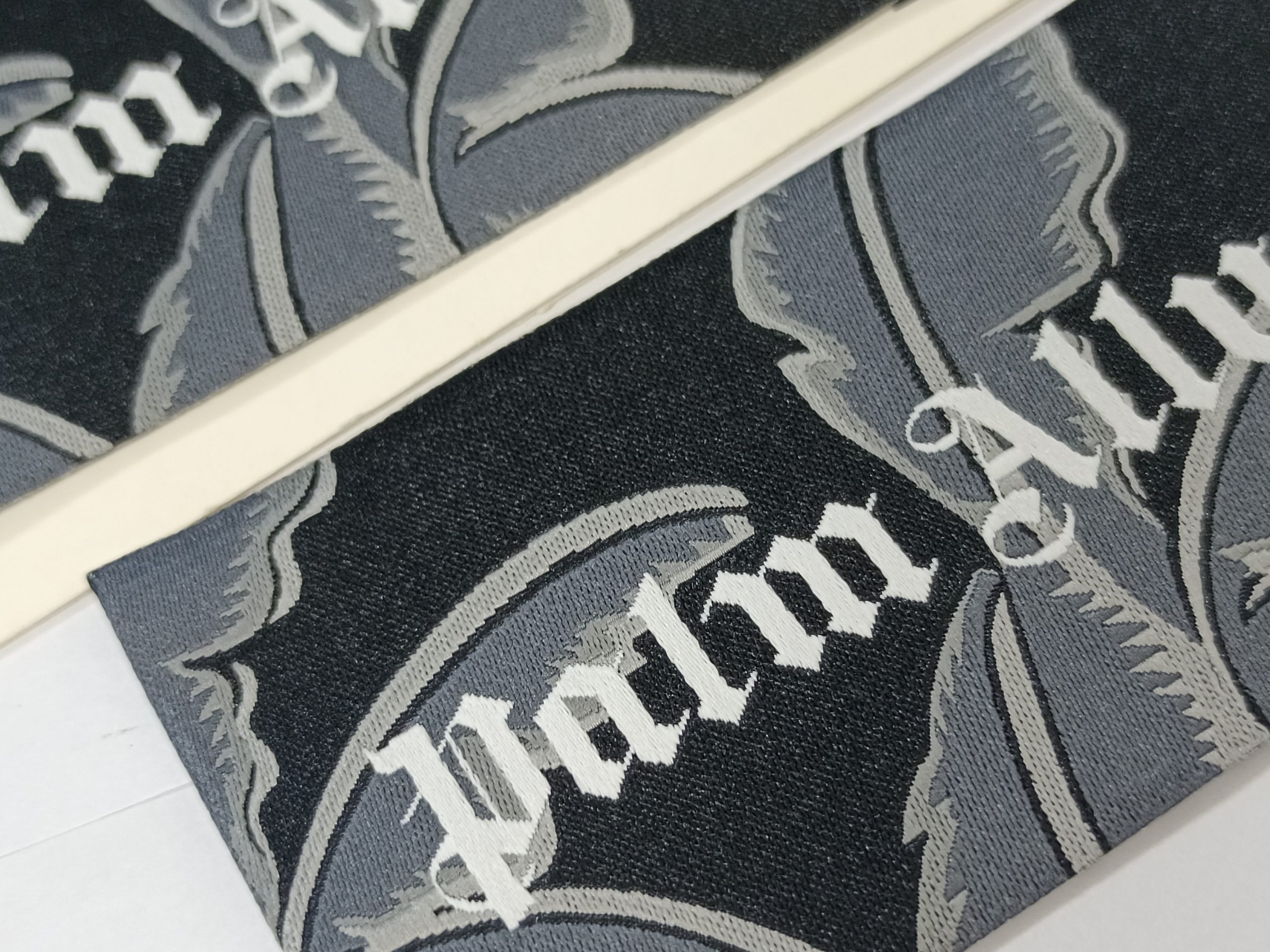 2025 designer woven shirt labels China custom private clothing damask woven tag